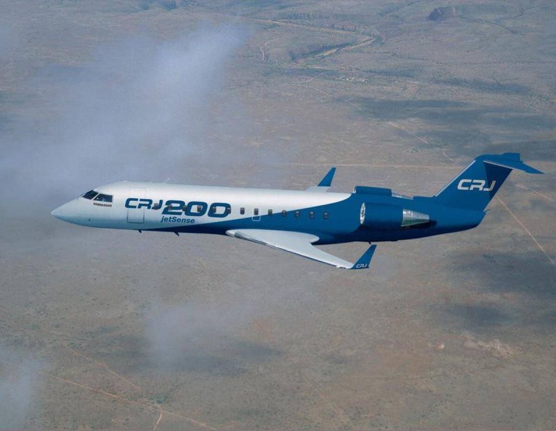 Canadair CRJ 200 самолет