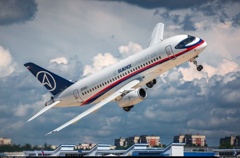 Superjet 100-95b