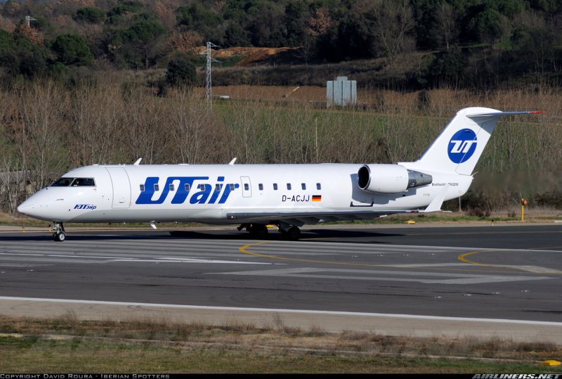 Canadair CRJ 200 самолет