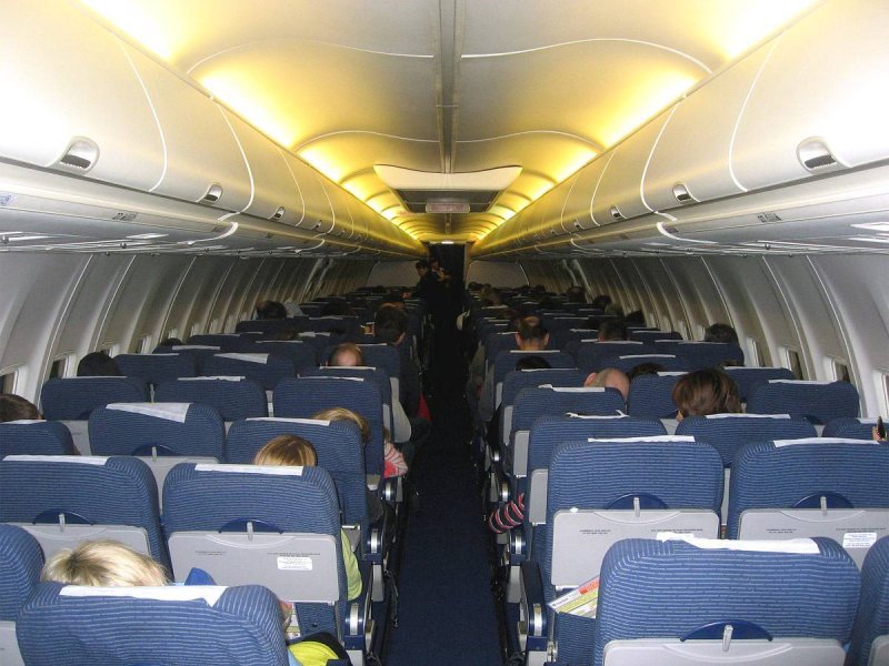 Boeing 737-800 салон эконом