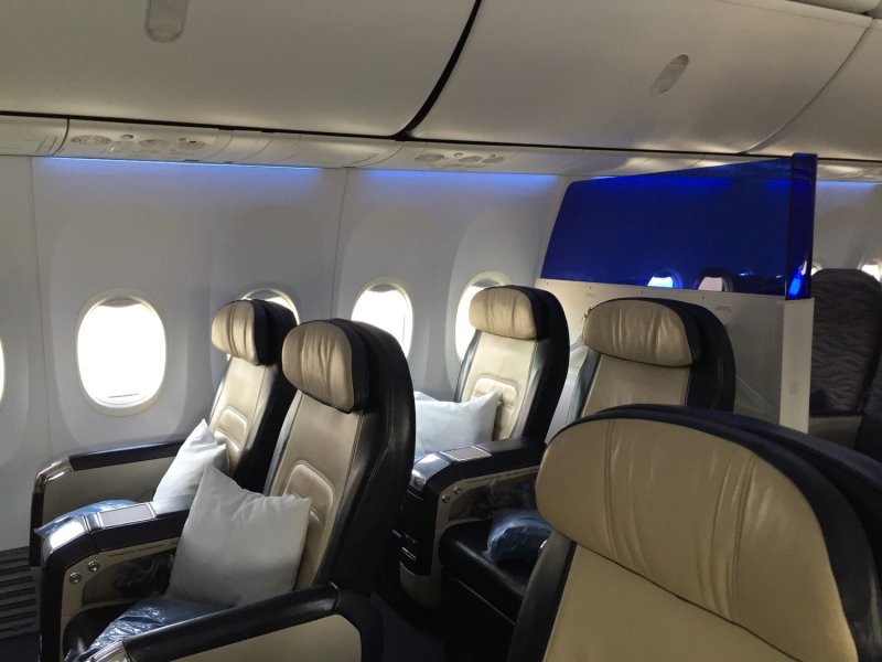 Fly Dubai 737 салон
