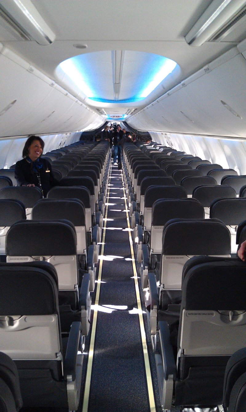 Boeing 737-800 Нордстар салон