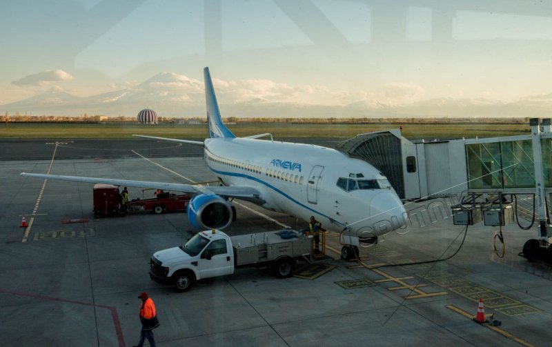 Самолет Боинг 737 Armenia