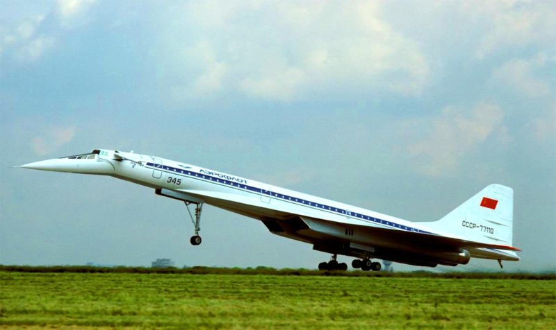 Сверхзвуковой пассажирский самолёт ту-144 СССР