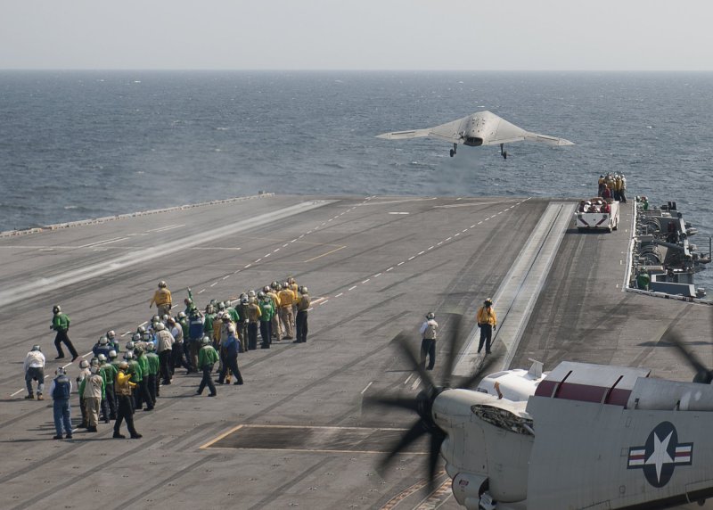 X-47b на авианосце