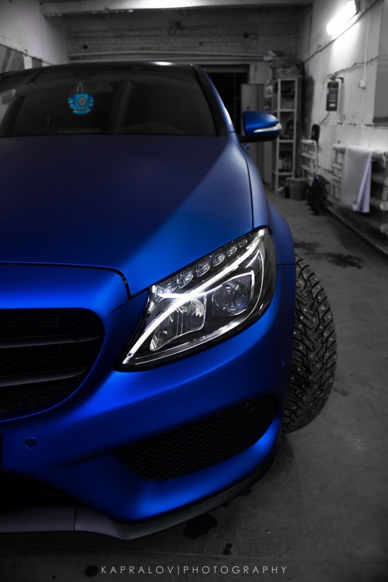 Синяя матовая w205