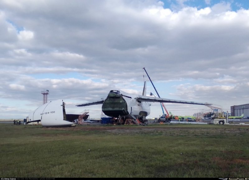Самолет Руслан АН 124
