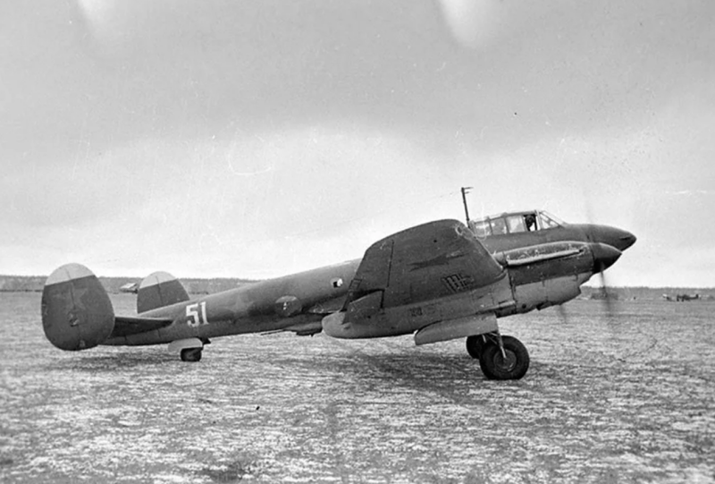 Пе-2 бомбардировщик