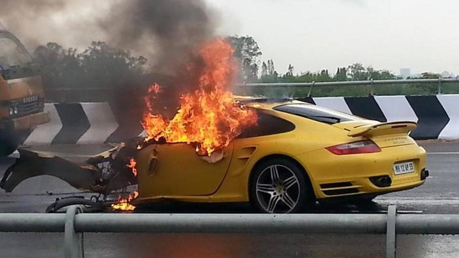 Porsche 911 crash