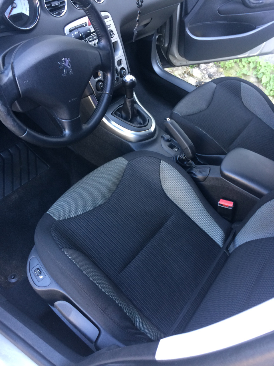 Peugeot 308 салон