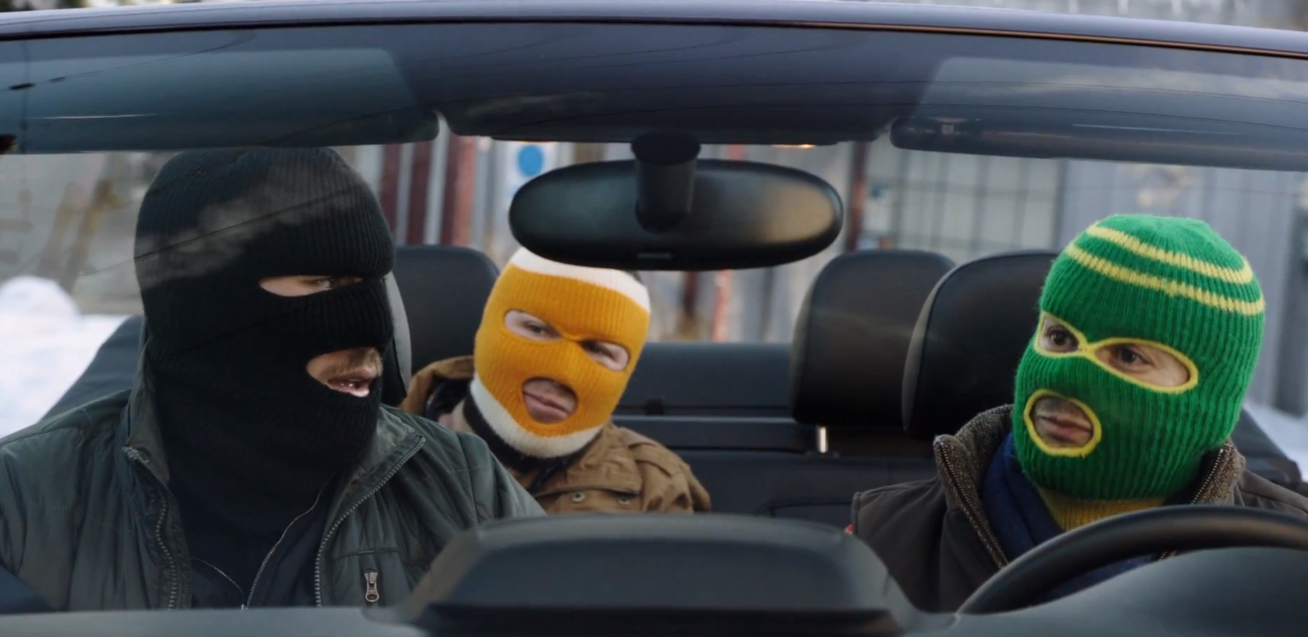 Бандитские маски на тачках. Маска Тачки. Бандиты в масках в машине. Бандиты масках Тачки.