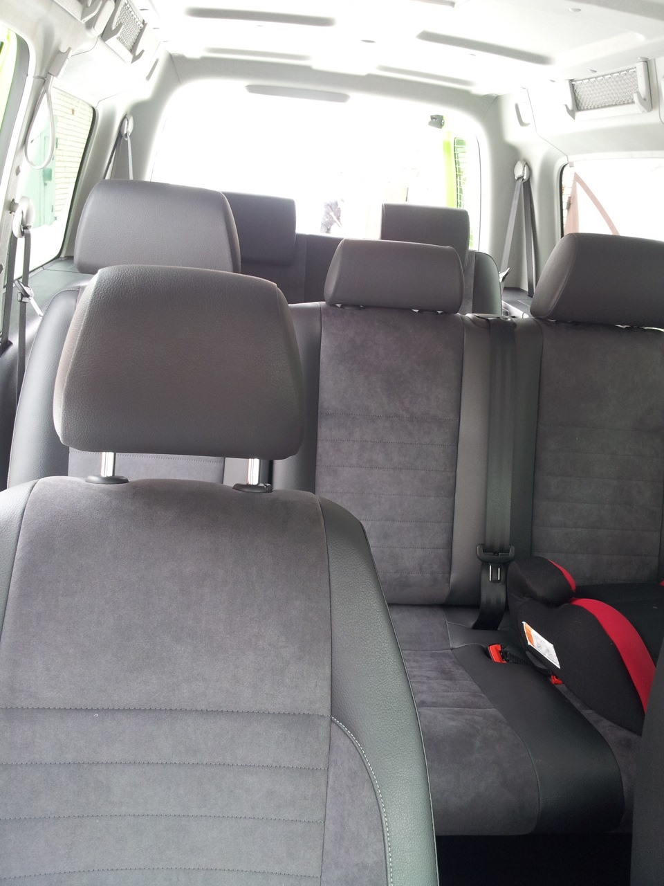 Volkswagen Caddy 4 салон