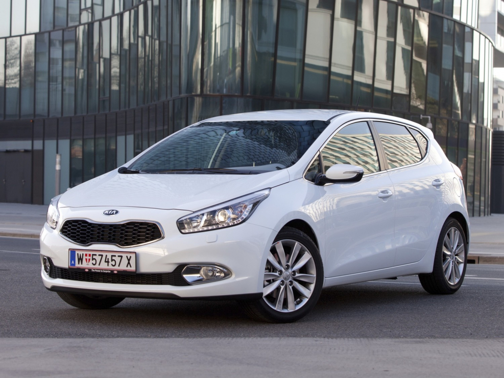Kia Ceed 2013 хэтчбек