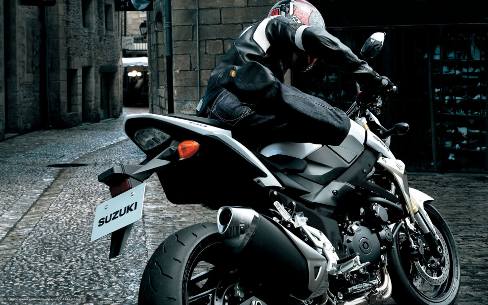 Suzuki GSR 600