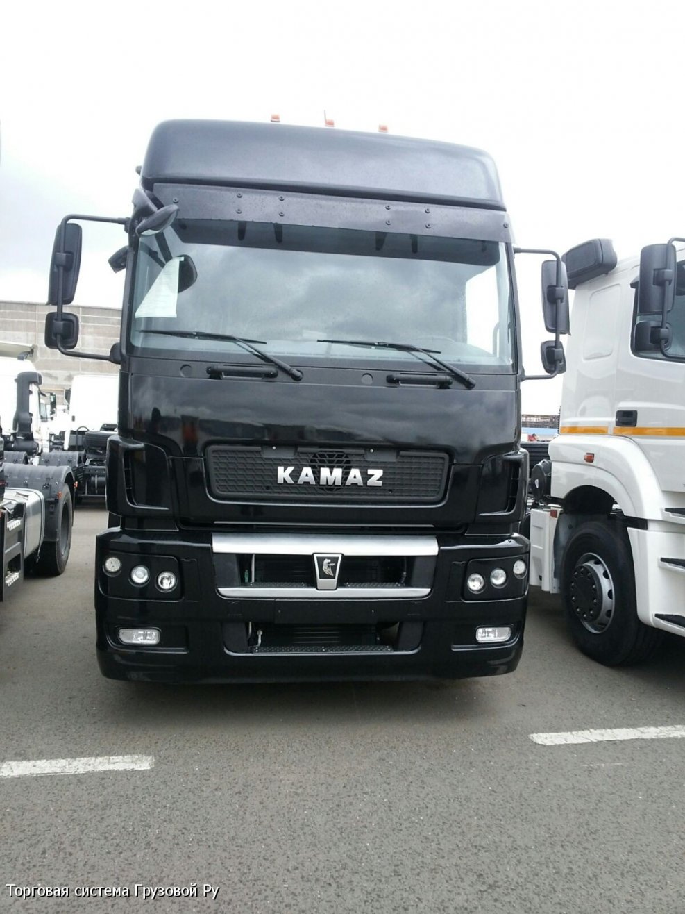 КАМАЗ 5490 новый чёрный