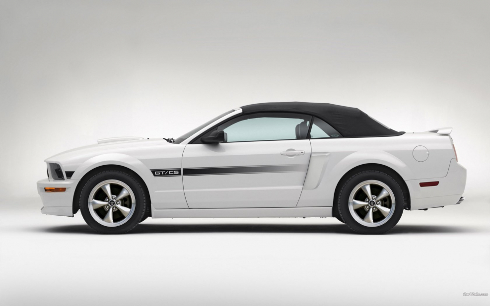 Ford Mustang 4 сбоку