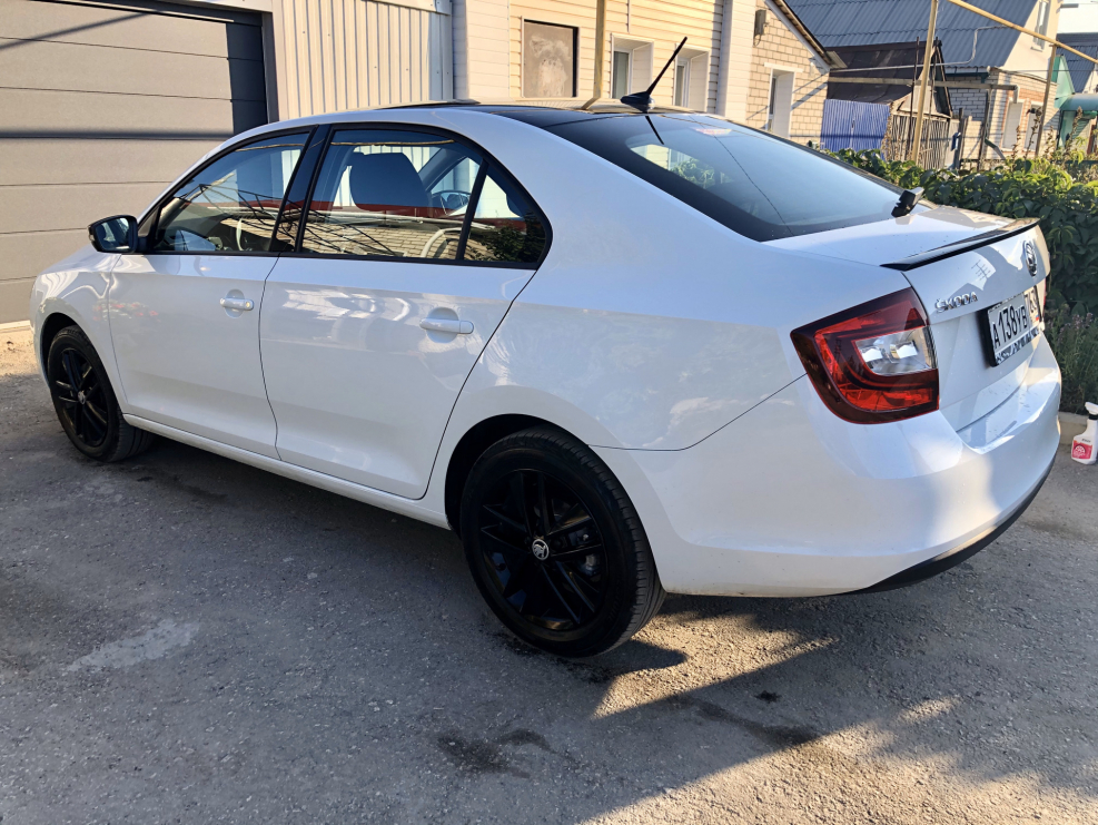 Skoda Rapid Black Edition
