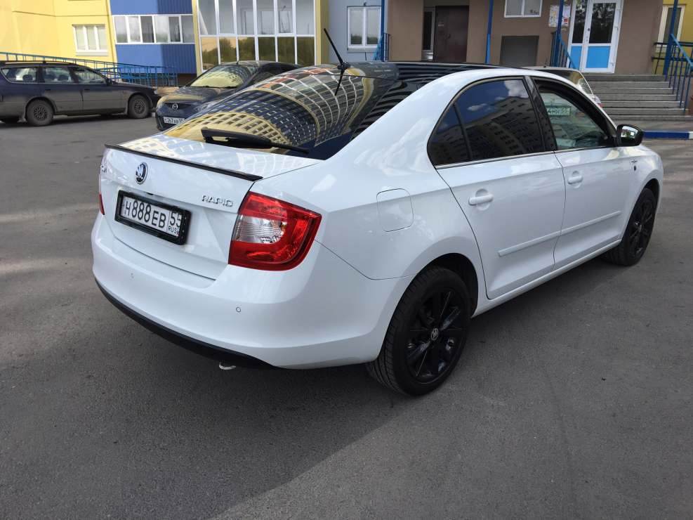 Skoda Rapid Black Edition