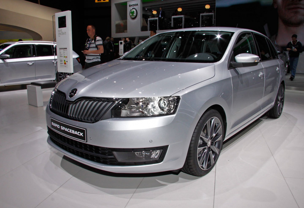 Skoda Rapid Black Edition зеленый