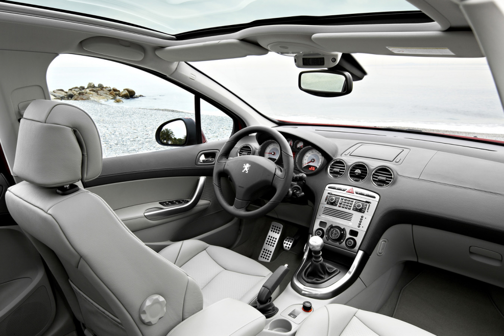 Peugeot 308 салон