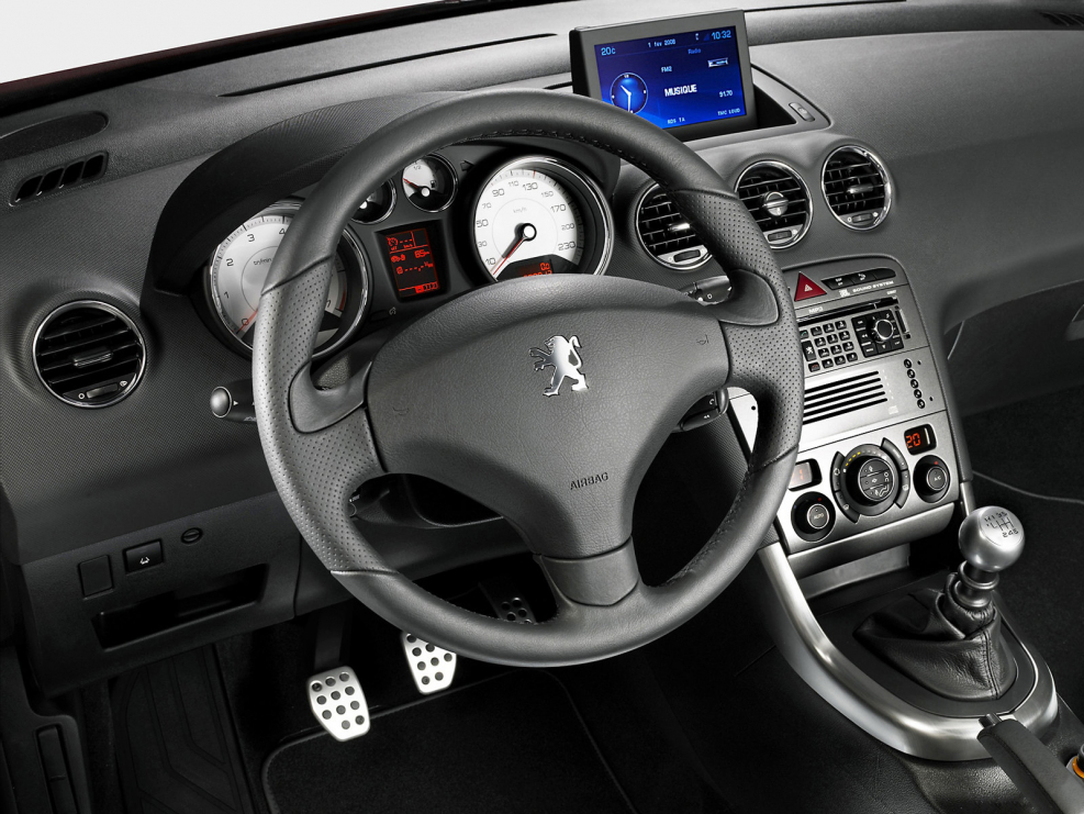 Peugeot 308 2008 салон