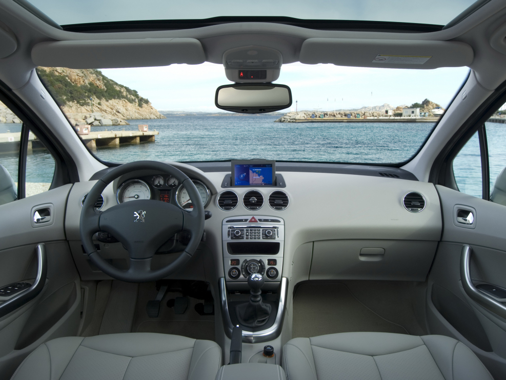 Peugeot 308 2008 универсал салон