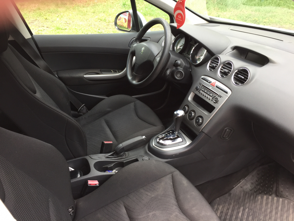 Peugeot 308 салон