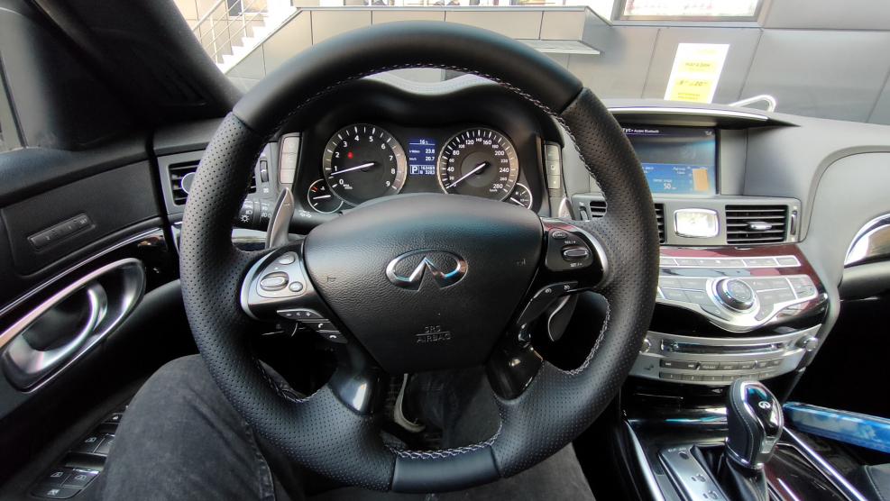 Покраска руля Infiniti FX белый