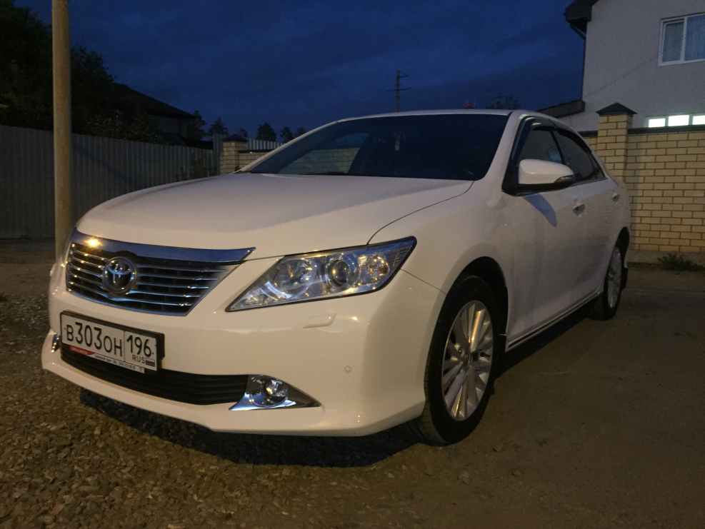 Toyota Camry White 2008