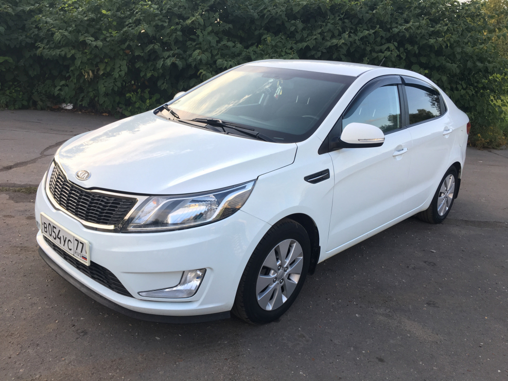 Kia Rio белая Style