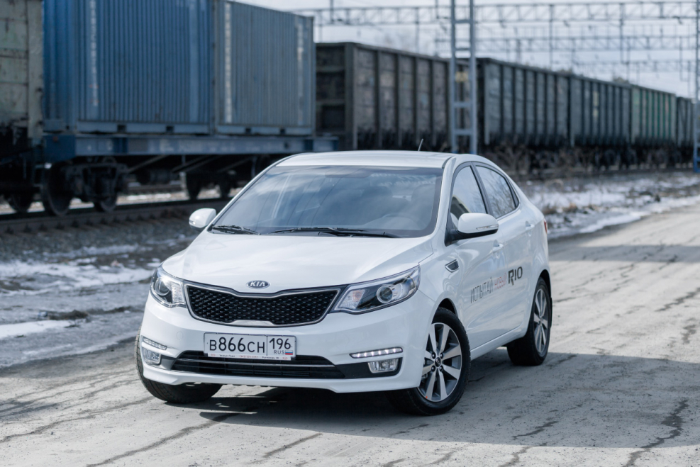 Kia Rio 2015 белая