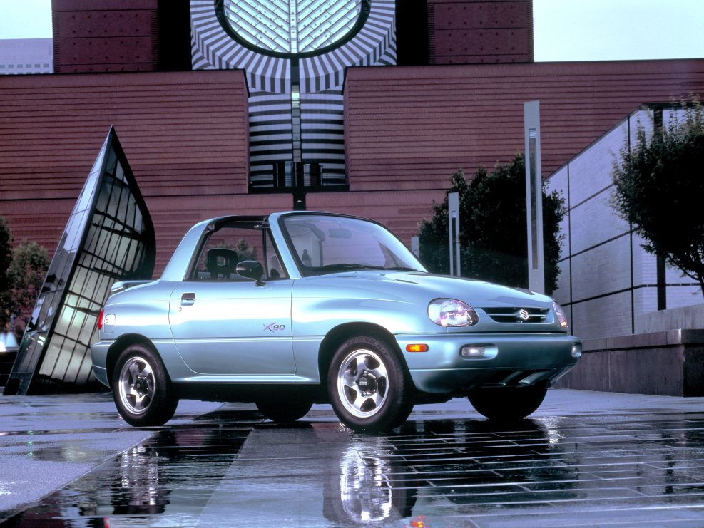 Suzuki спортивный хэтчбек
