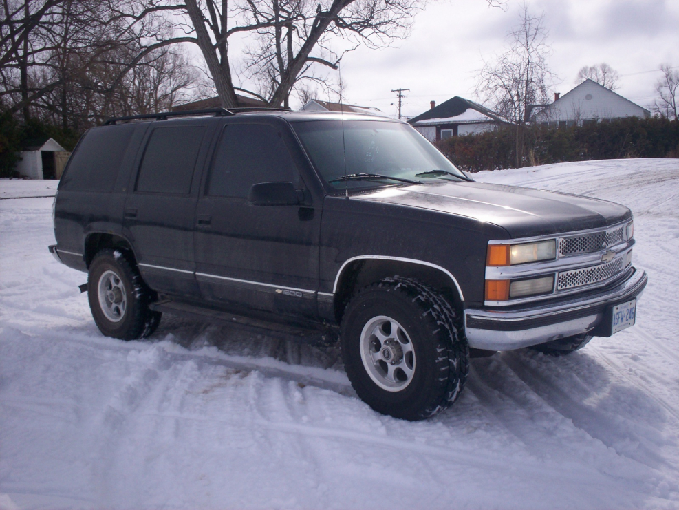 Chevrolet Tahoe 1998 окрас кузова