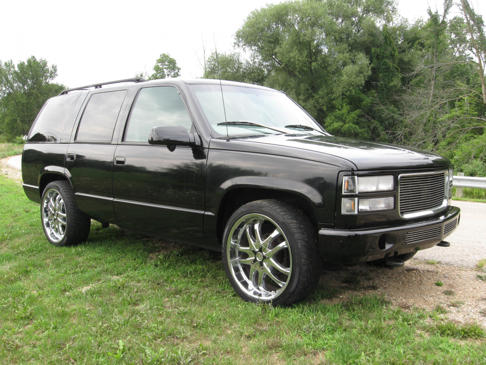 Chevrolet Tahoe 1
