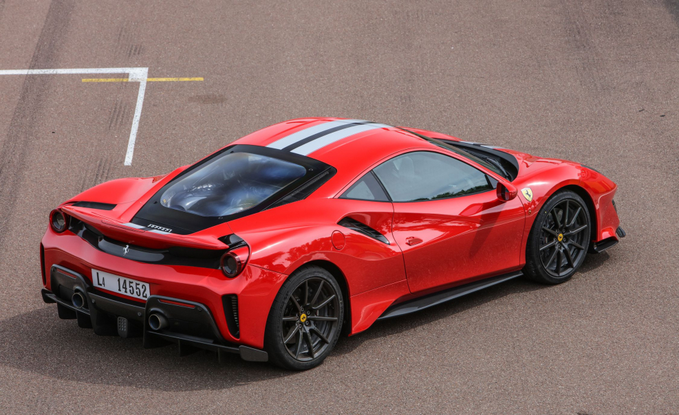 Новая Ferrari 488 pista