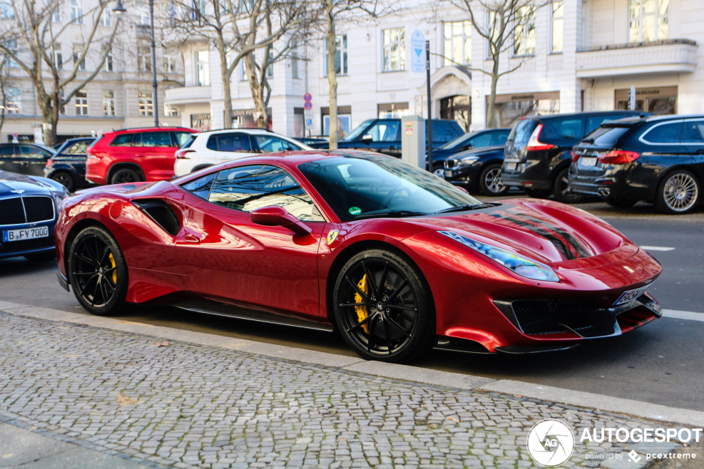 Ferrari 488 pista в Москве