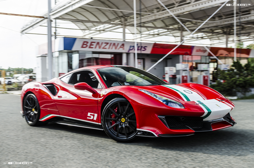 Феррари 488 pista piloti