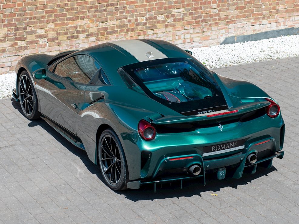 Ferrari 488 pista темно зеленая