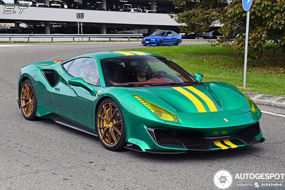Зеленая Феррари 488 писта
