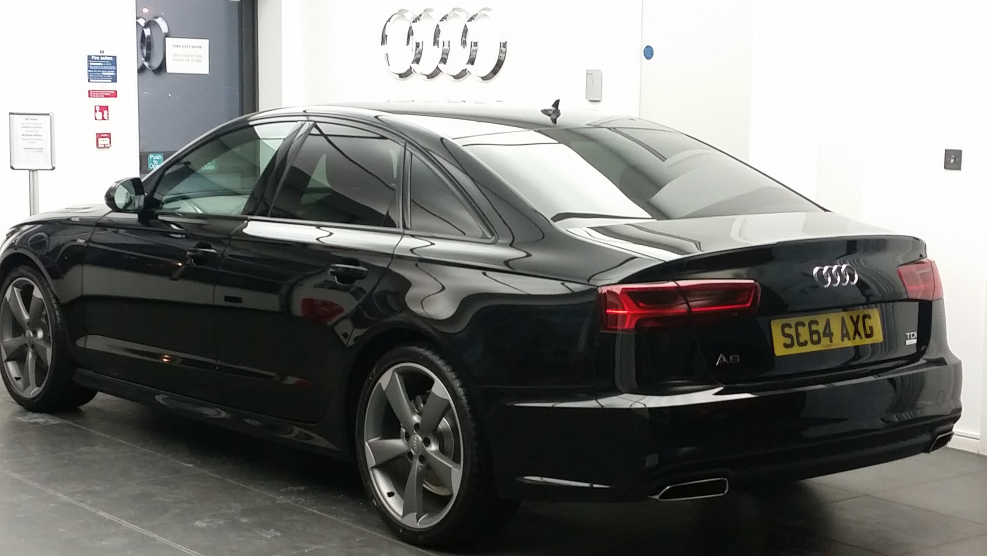Ауди а6 avant 2015г черная
