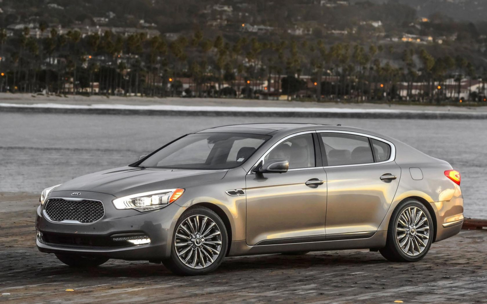 Kia k900 v8
