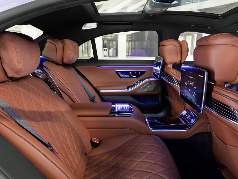 Mercedes Benz w223 салон