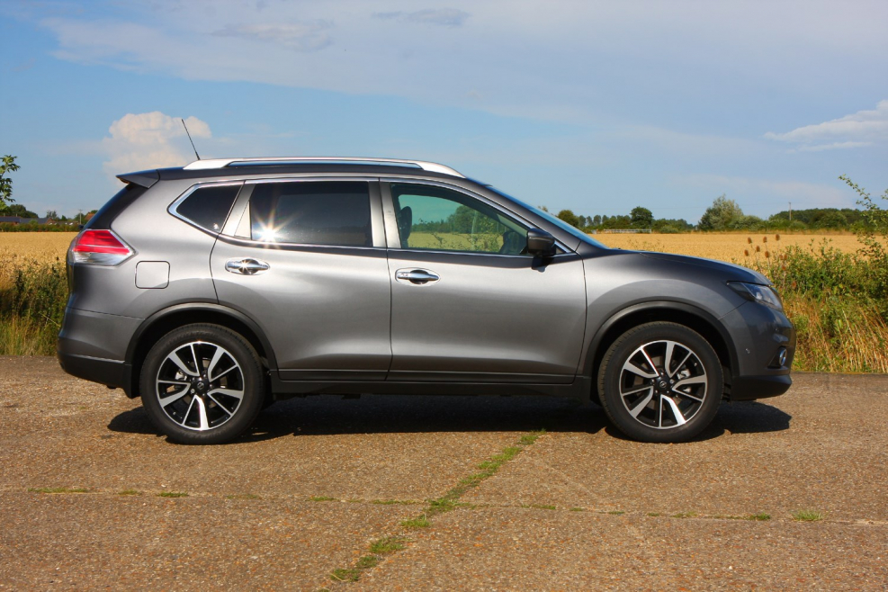 Nissan x-Trail t32 серый