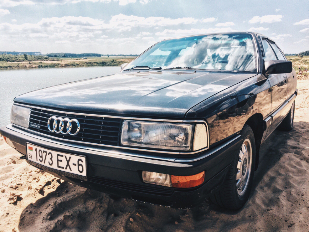 Audi 200 II (c3)