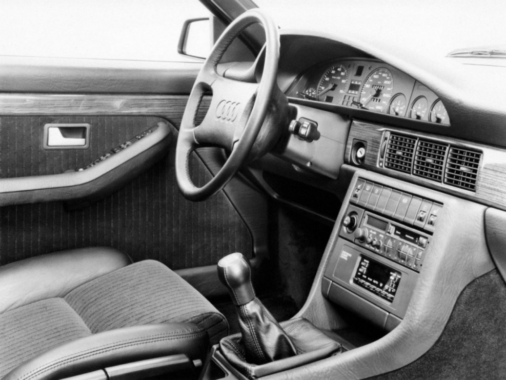 Audi e200