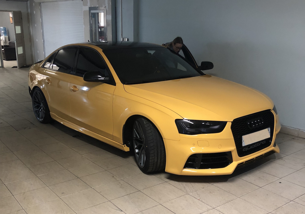 Audi a4 b8 желтая