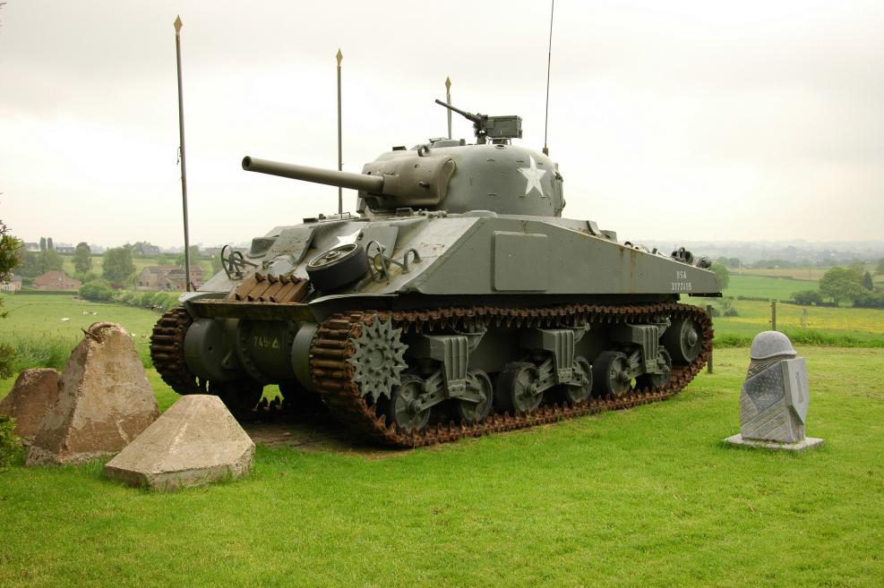 Танки американские второй. Танк m4 Sherman. Танк 2 мировой войны Шерман. Американский танк "Шерман". Американский танк второй мировой войны Шерман.