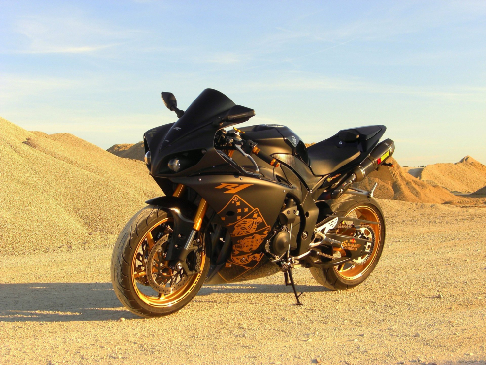 Yamaha YZF r1 Золотая