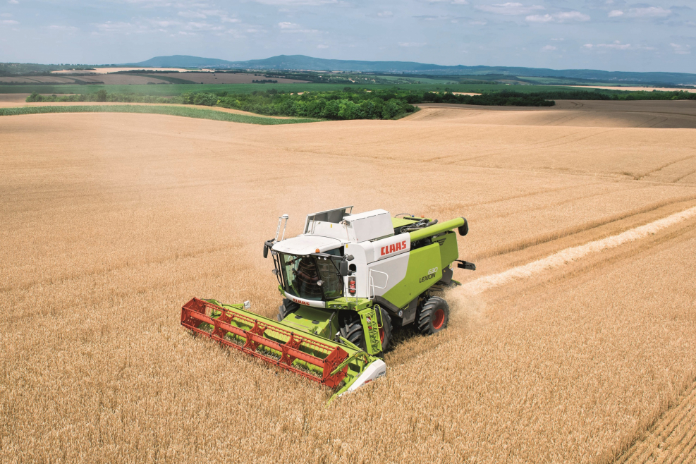 Комбайн CLAAS В поле