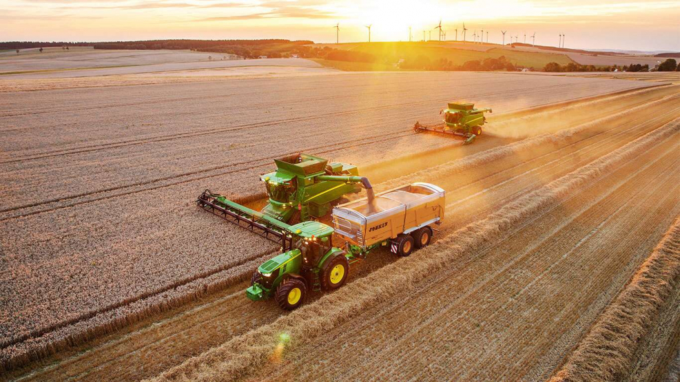 John Deere техника в поле